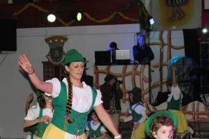 A Rainha Armanda Hilário em atuação com "Os Animados"